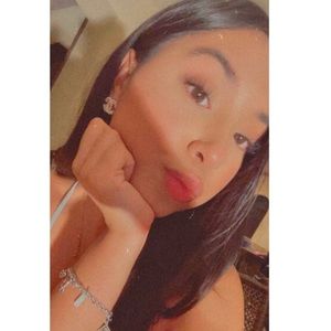 Meet your Posher, Yesenia